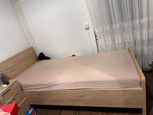 Schönes Einzelbett 100cm x 200cm mit Lattenrost ohne Matratze und Nachttisch