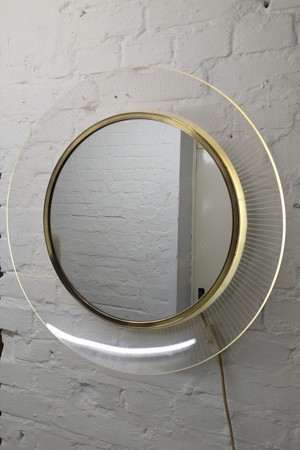 Spiegel mit Beleuchtung retro, vintage