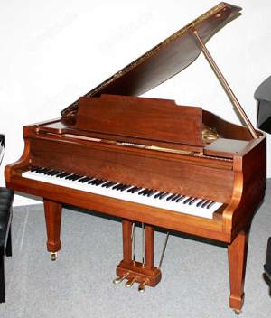 Flügel Klavier Kawai KG-1C Nußbaum satiniert, 155 cm, Nr. 562759
