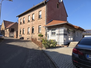 Dreizimmerwohnung im Erdgeschoß mit FREISITZ im Innenhof