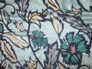 NEU m.E. Blumen Blüten Flower-Power Seiden- Satin Chiffon XXL Schal Scarf Paero Tuch CARTOON