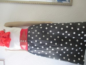 NEU Punkte Tupfen Polka Dots Gummizug Reinschlupf A-Linie Midi- Rock RESERVED