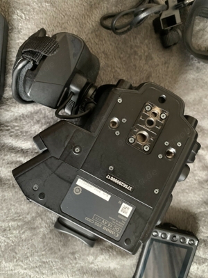 Canon EOS C200 4k Filmkamera mit SSD  Smallrig Top Board  BP-A60 Adapter Bild 9