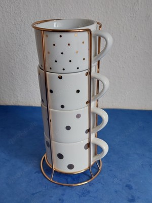 4 Stapeltassen im Gestell