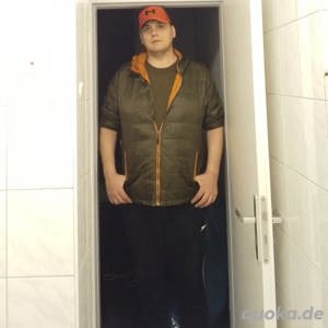 Suche hübsche junge Blondine für sextreffen Bild 2