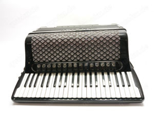 Akkordeon , Pigini, 120 Bass & M III, Cassotto Bild 6