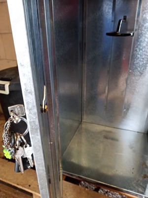 Verkaufe Sattelschrank 