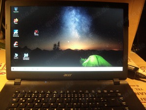 ACER ES1-520 mit Quad-AMD 4, USB 3.0, Webcam, HDMI, 15,6" LED- Breitbild Screen, Ladegerät