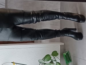 Cremeweiss auf glänzend Schwarz? Interesse? Bild 5