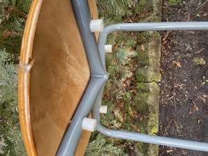 Verkaufe zwei Werkstatthocker gebraucht 