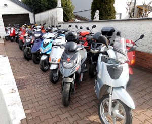 Aprila, Yamaha, Honda, Kymco, Peugeot, Piaggio usw. auch 125er Roller