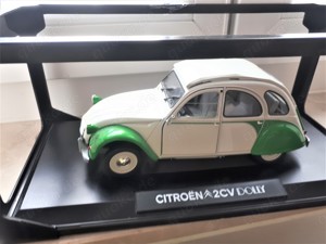 1 18 Modellauto Citroen-- 8 x 2 CV -- 1 x DS 19---siehe die Fotos