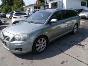 Toyota Avensis Kombi 2.0 Executive Bild 3