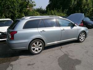 Toyota Avensis Kombi 2.0 Executive Bild 5