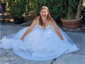 neuwertiges Brautkleid, weiß, mit Perlen bestickt Bild 5