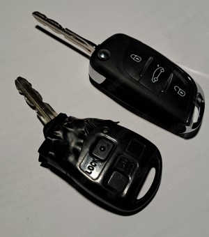 Funkschlüssel Schlüssel Mitsubishi Honda Seat Smart Peugeot  ..... Keycard Fahrzeugschlüssel   Bild 2
