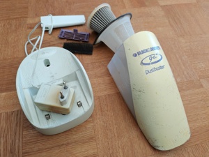 Black & Decker Dustbuster Zubehör bzw. Ersatzteile: Düse, Filter, Ladestation -Halterung