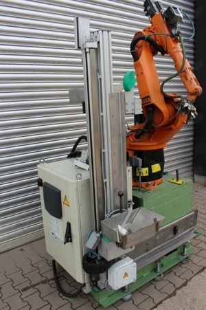 KUKA KR62 Industrieroboter mit KRC1 Steuerung und Siemens C7-633