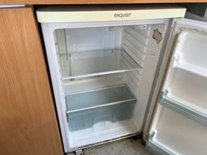 Verkaufsanhänger schwarz mit viel Zubehör Bild 4