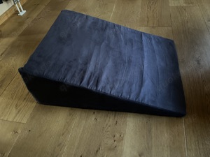 XXL-Keilkissen NEU (Maße:60x28x80cm)