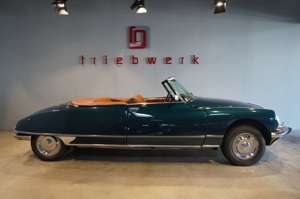 Citroen DS **La Deesse** Cabriolet**Grün/Cognac**