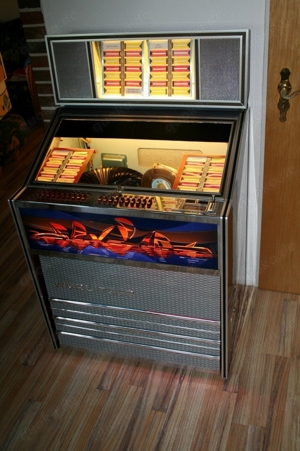 Traumhaft schöne alte Wurlitzer Lyric Musikbox Jukebox aus den 60iger Jahren Bild 3