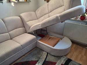 Ecksofa mit Schlaffunktion und Bettkasten 