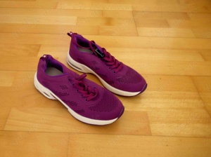 Neue weinrote Sneaker Größe 38 von Nice sehr leicht