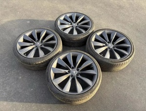 Tesla Model S TURBINE 5 120 Komplettsatz