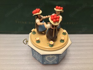Wendt & Kühn seltene guterhaltene Spieluhr Schwarzwaldmädchen Erzgebirge  Bild 9
