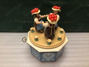 Wendt & Kühn seltene guterhaltene Spieluhr Schwarzwaldmädchen Erzgebirge  Bild 10