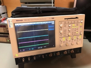 Tektronix TDS7104 Digital Phosphor Oscilloscope 1GHz  10GSs