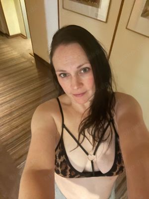 Deutsche Milf 33 in Karlsruhe besuchbar für GV und BJ  Bild 6