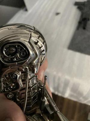 Hot Toys QS002 1 4 Quarter Scale Terminator T-800 Endoskeleton Special Edition Bild 8