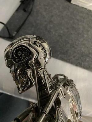 Hot Toys QS002 1 4 Quarter Scale Terminator T-800 Endoskeleton Special Edition Bild 9