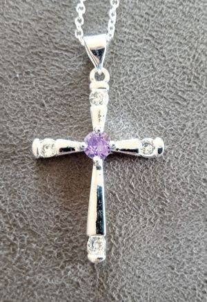 Kette 925er Silber mit Kreuzanhänger besetzt mit weißem und violettem Zirkonia 