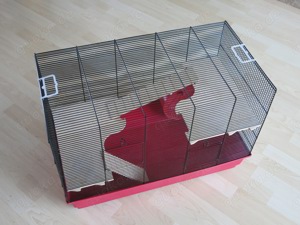 Hamsterkäfig mit viel Zubehör