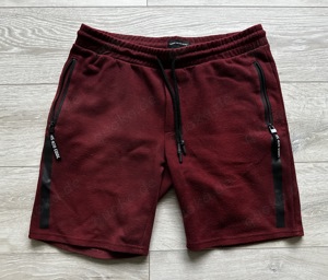 Kurze House Jogginghose in Burgunderrot, Gebraucht wie Neu - Sportlich & Bequem