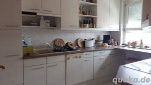 Helle 4 Zi Wohnung im Grünen  Bild 4