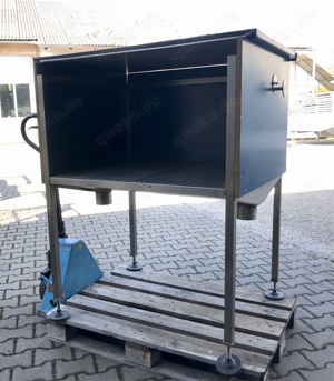 Schleiftisch mit Absaugung unten
