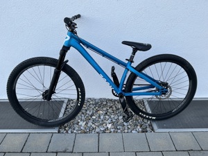 Rose  DIRT Bike The Bruce 1, Farbe Splash blue, Größe M, 26 Zoll