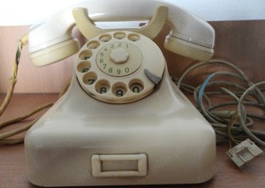 W48 Wählscheibentelefon Krone Bakalit Telefon Tischfernsprecher Farbe elfenbein (cremeweiß) von 1961