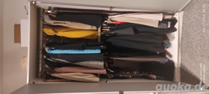 Kleiderschrank Bild 2
