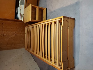 Bett aus Kiefernholz