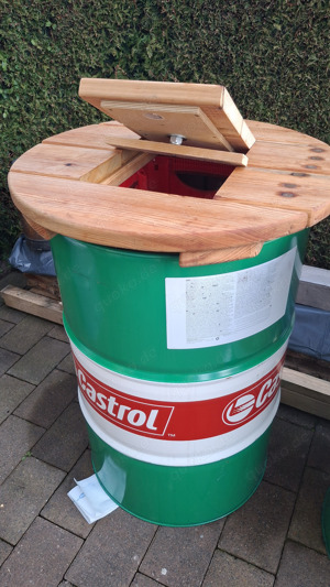 Stehtisch mit Öffnung 