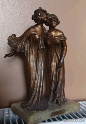 Antike Bronzefigur abzugeben