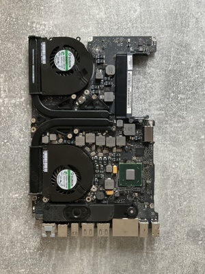 Apple MacBook Pro 15  A1286 i7 2,3GHz 2012 LogicBoard Mainboard 820-3330-B