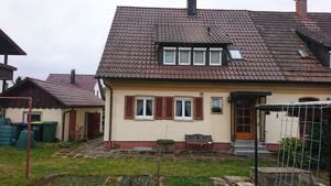 Doppelhaushälfte in Engelsbrand