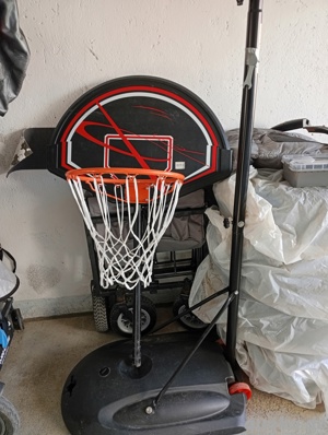 höhenverstellbarer Basketballkorb 