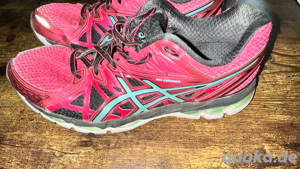 Asics Schuhe 